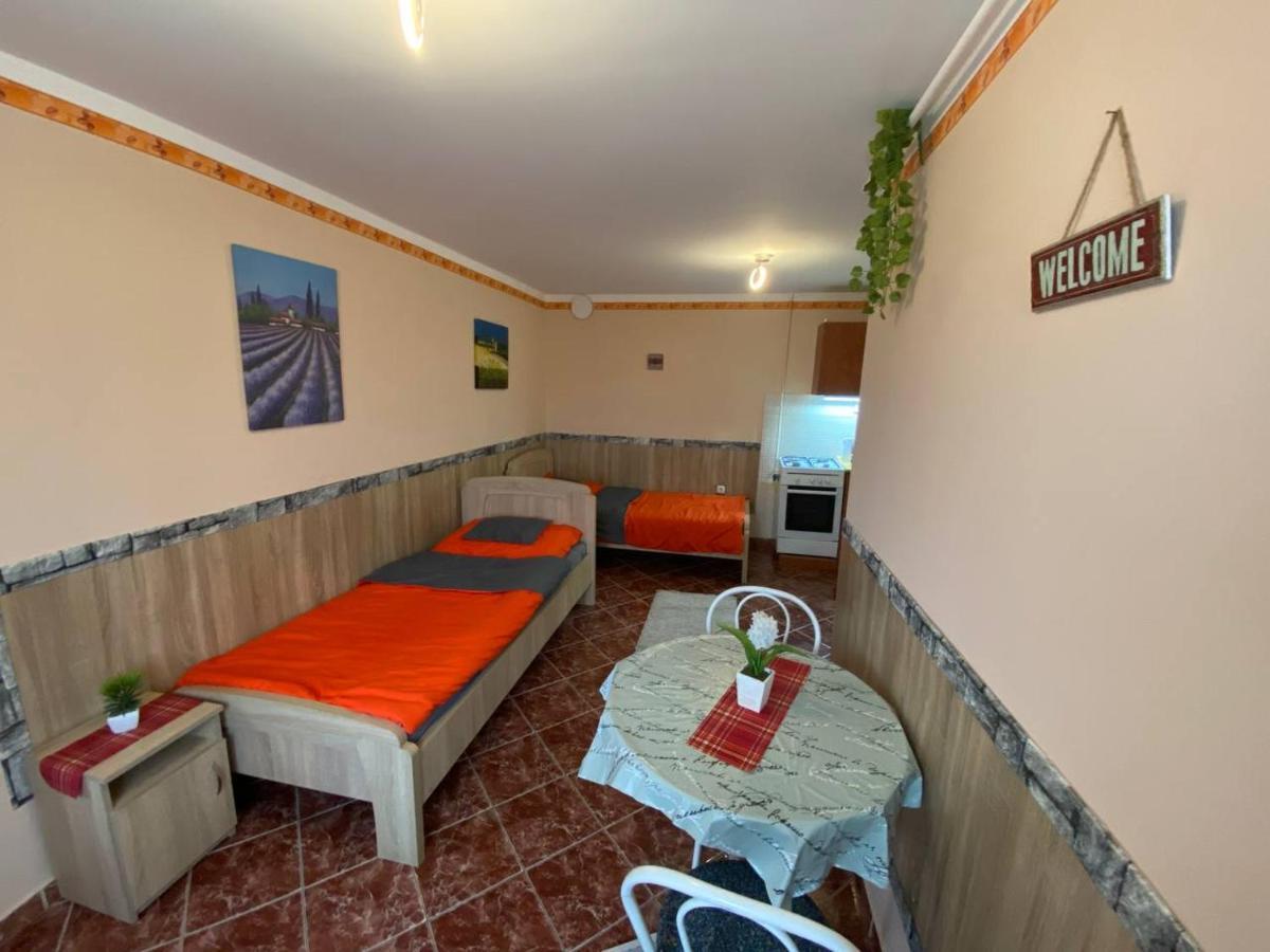 Hajnal Apartman Hajduszoboszlo Exterior foto