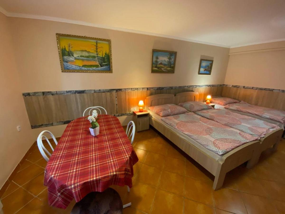 Hajnal Apartman Hajduszoboszlo Exterior foto