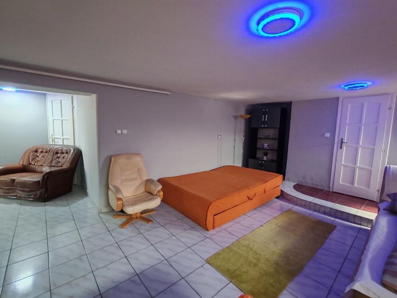 Hajnal Apartman Hajduszoboszlo Exterior foto