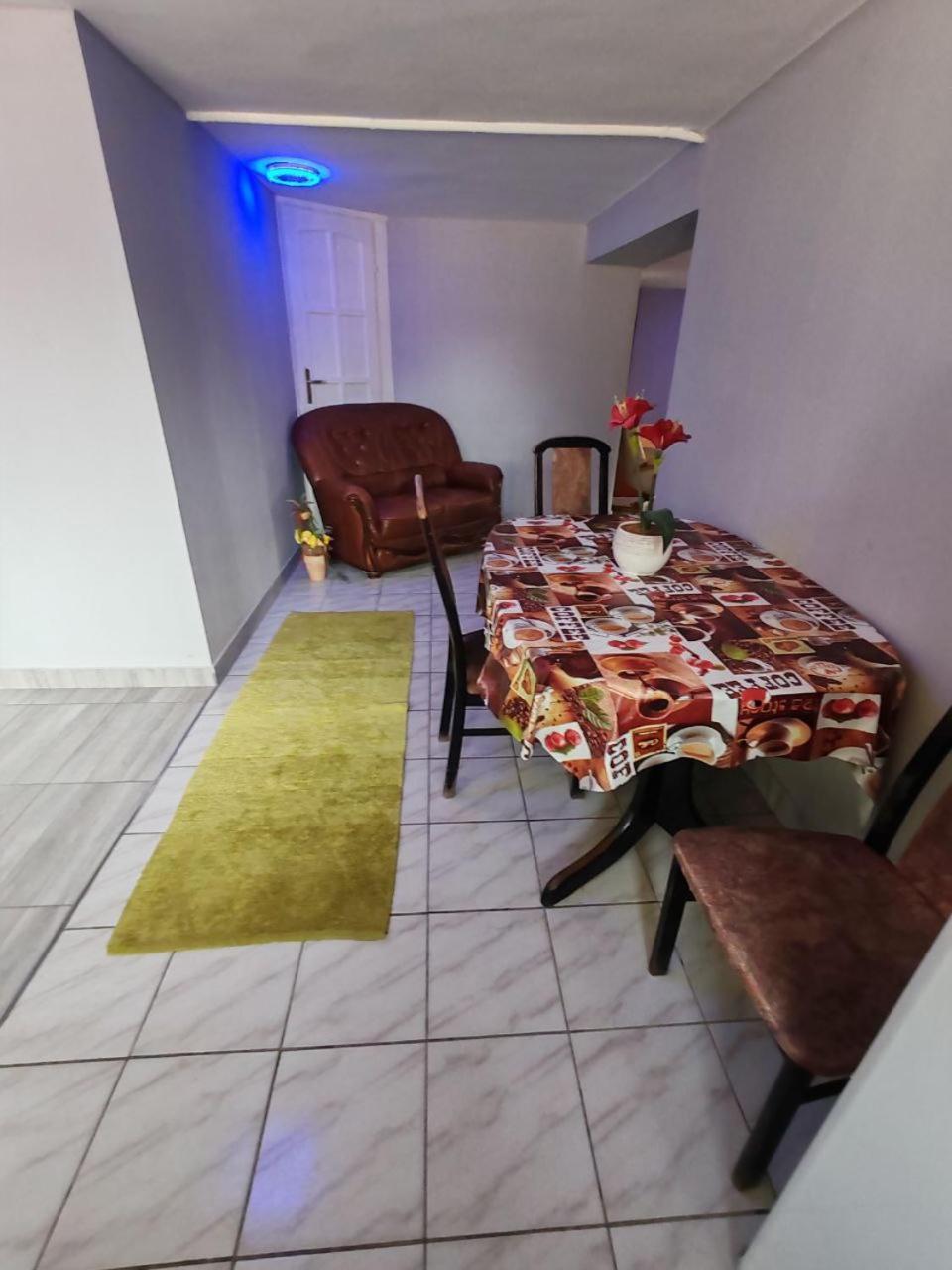 Hajnal Apartman Hajduszoboszlo Exterior foto
