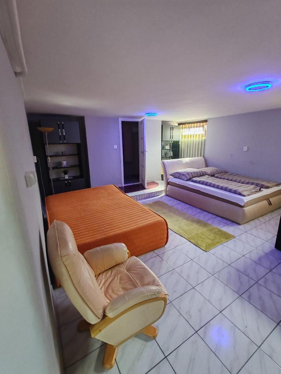 Hajnal Apartman Hajduszoboszlo Exterior foto