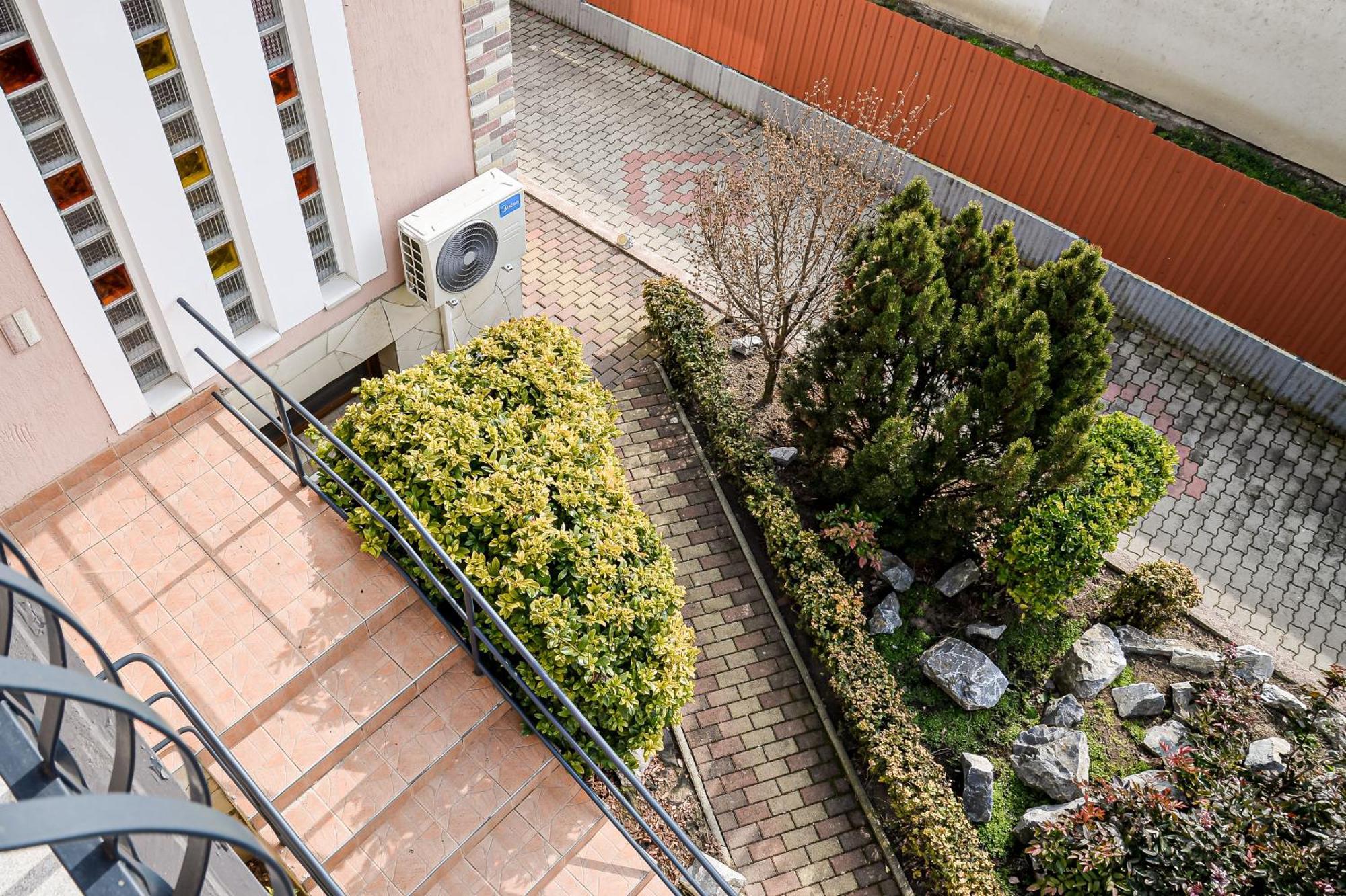 Hajnal Apartman Hajduszoboszlo Exterior foto